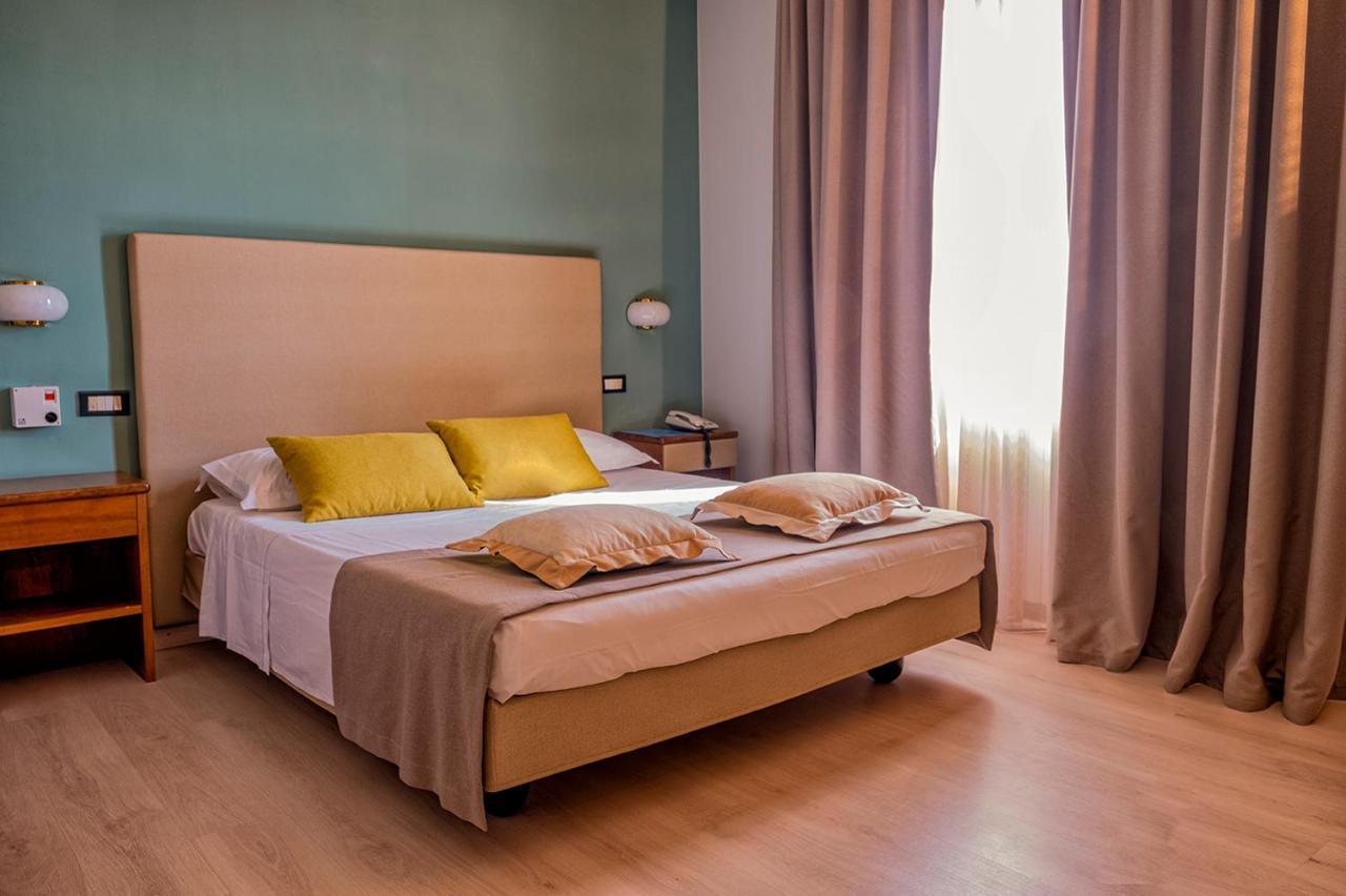 Albergo Cerchi トルトーナ エクステリア 写真