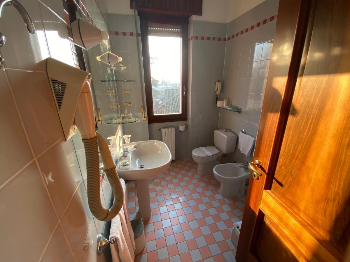 Albergo Cerchi トルトーナ エクステリア 写真